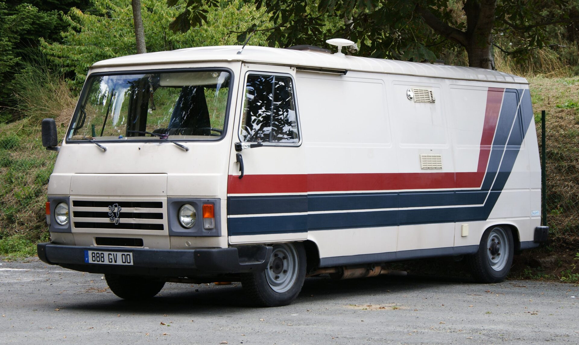 peugeot j9